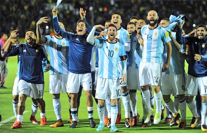 Ivana_ARG's tweet photo. Vamos vamos Argentina!
🇦🇷🇦🇷🇦🇷🇦🇷🇦🇷🇦🇷🇦🇷 
#Rusia2018 
#VamosArgentina 
#SomosArgentina 
#ARG 
#ArgentinaVsIslandia 
#ArgentinaIslanda https://t.co/bRFQblt7Ds