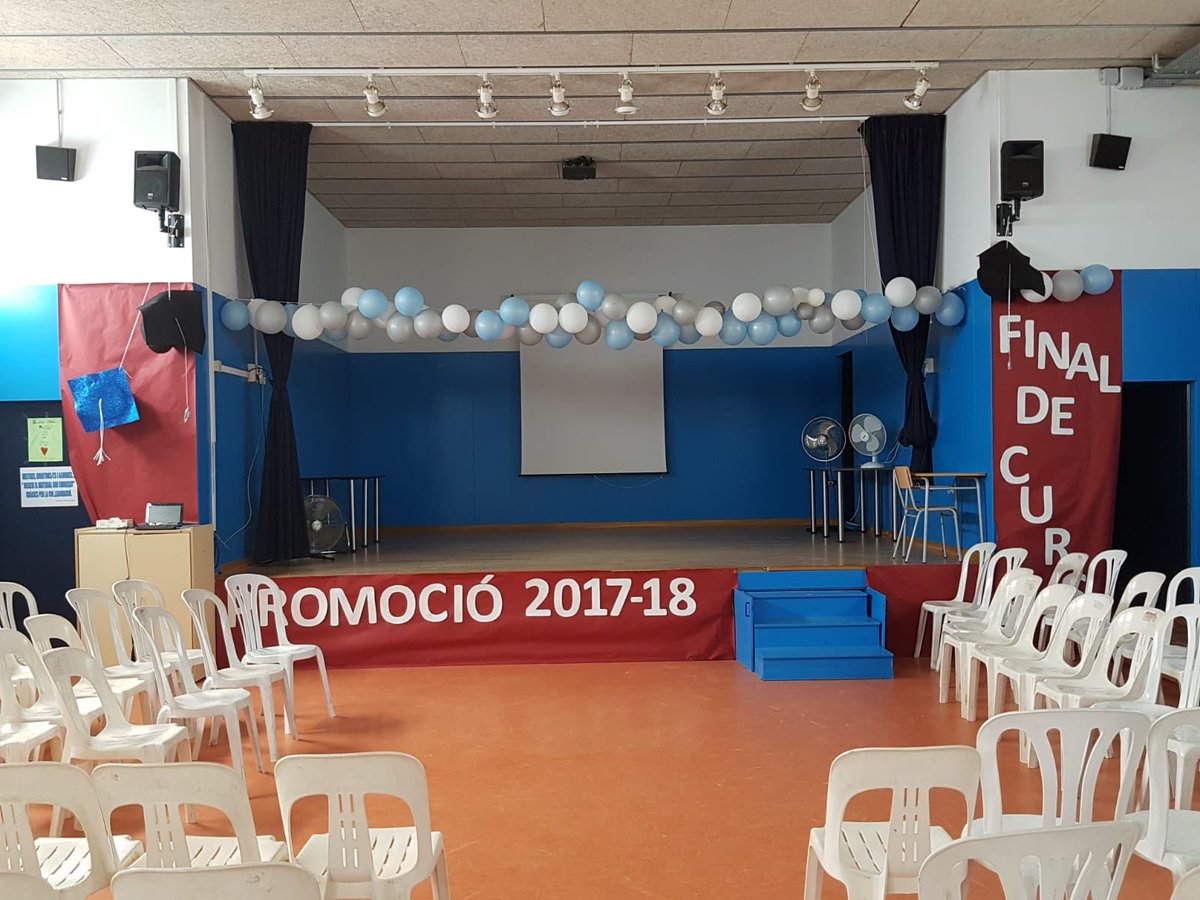 i_escoba's tweet photo. Aquesta tarda comiat emotiu de l'alumnat de sisè. Tot a punt.
Final de curs, el temps passa volant...@escolaantina https://t.co/2fYPDPLUNE