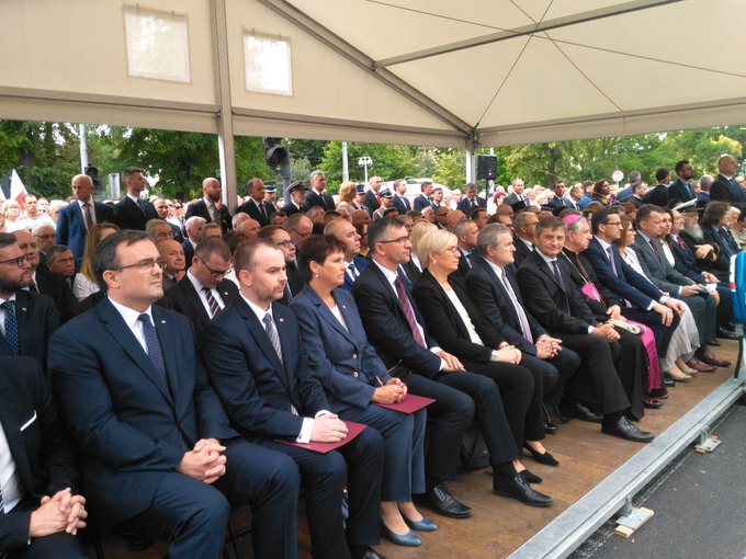 View image on Twitter