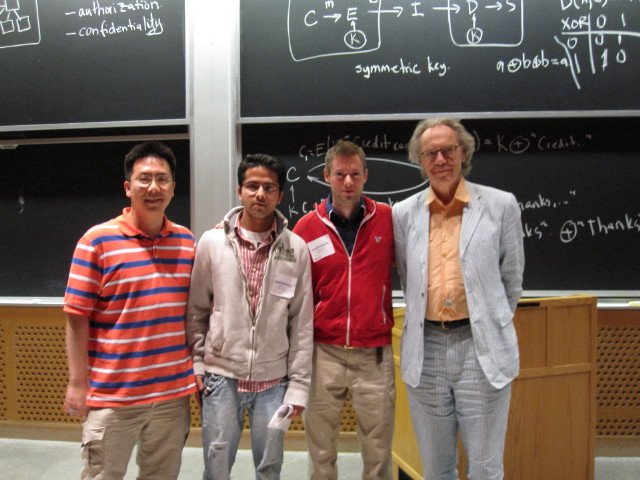 walter_club's tweet photo. Professor Walter Lewin's Breathtaking Look😎 in MIT's Science Trivia 2009 - With Boston Latin School Vampires who took third position. 🌈🌈 #4TLOP https://t.co/xTpJL4o18o