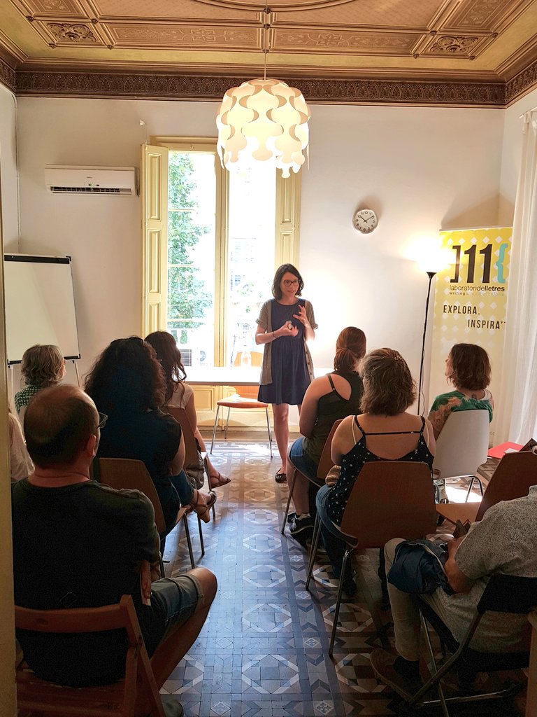 LaiaTM's tweet photo. La @CarlaGraciaM ens explica com són les seves classes al @LabDeLletres
#tastalab https://t.co/x4Ryr25nSX