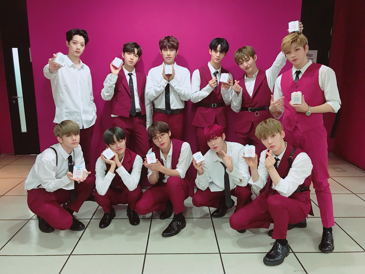 Wanna One tweet media