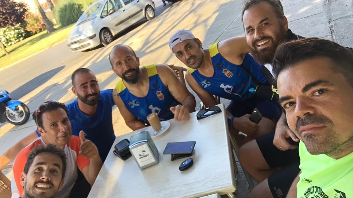 cd_los_4x4's tweet photo. Hoy gran KDD de Equipo para nuestro habitual entreno de fin de semana en un tramo de Asfalto y carriles.
#CD_Los_4x4 #EstelladelMarques https://t.co/wHGFrrrh9D