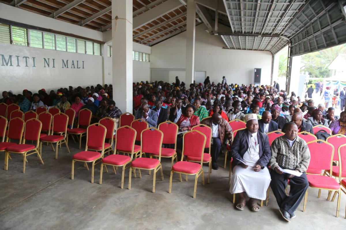 GovernorKitui's tweet photo. Happening now. Kitui County CECM for Land, Infrastructure, Housing and Urban Development speaking at the Kitui Community Consultative Forum on the conferement of Municipality Status to Kitui Town being held at KEFRI in Kitui Town. https://t.co/0H3aPEiNQR