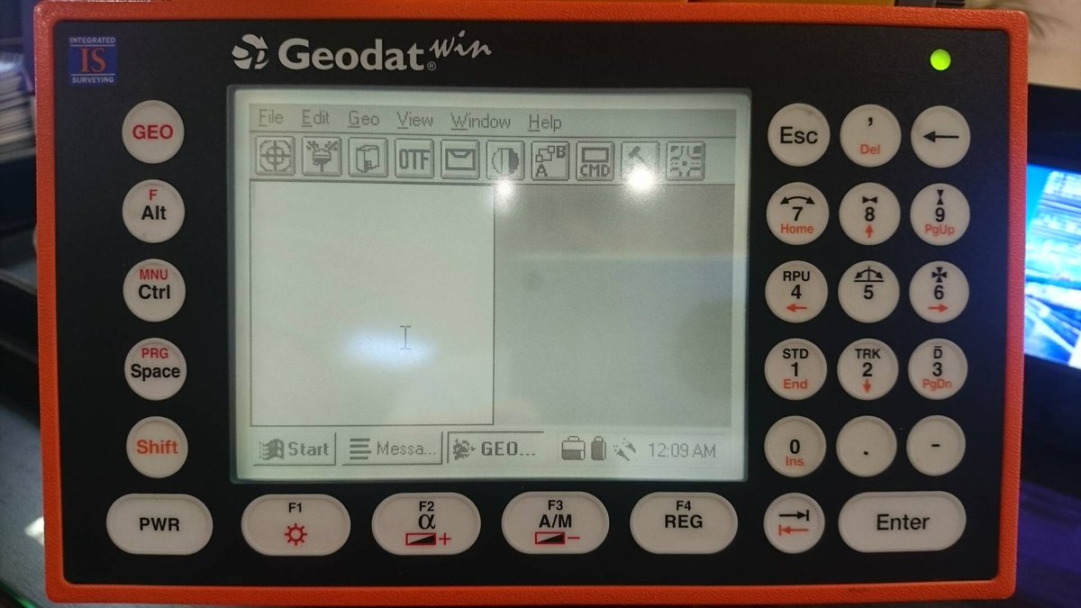azazof's tweet photo. Increíble primer colector #TopografiaIntegrada @Geodimeter #Geodat con #Windows95 en pleno funcionamiento, 26 años #Innovacion colectores de datos @TrimbleNews @AllTerraIberica #TechnologyThatTransforms https://t.co/KXVCXixBqR