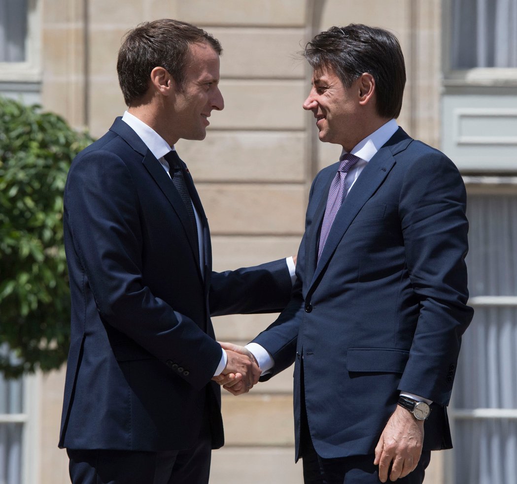 mesepermese's tweet photo. https://t.co/KcJHCZpqH5 Conte e Macron: hotspot nei paesi d’origine. L’incontro di Parigi ha sancito la tregua tra Italia e Francia: insieme sulle principali sfide europee. LEGGI L'ARTICOLO https://t.co/WoaagXyFQl https://t.co/ZtPC6Bm3DR