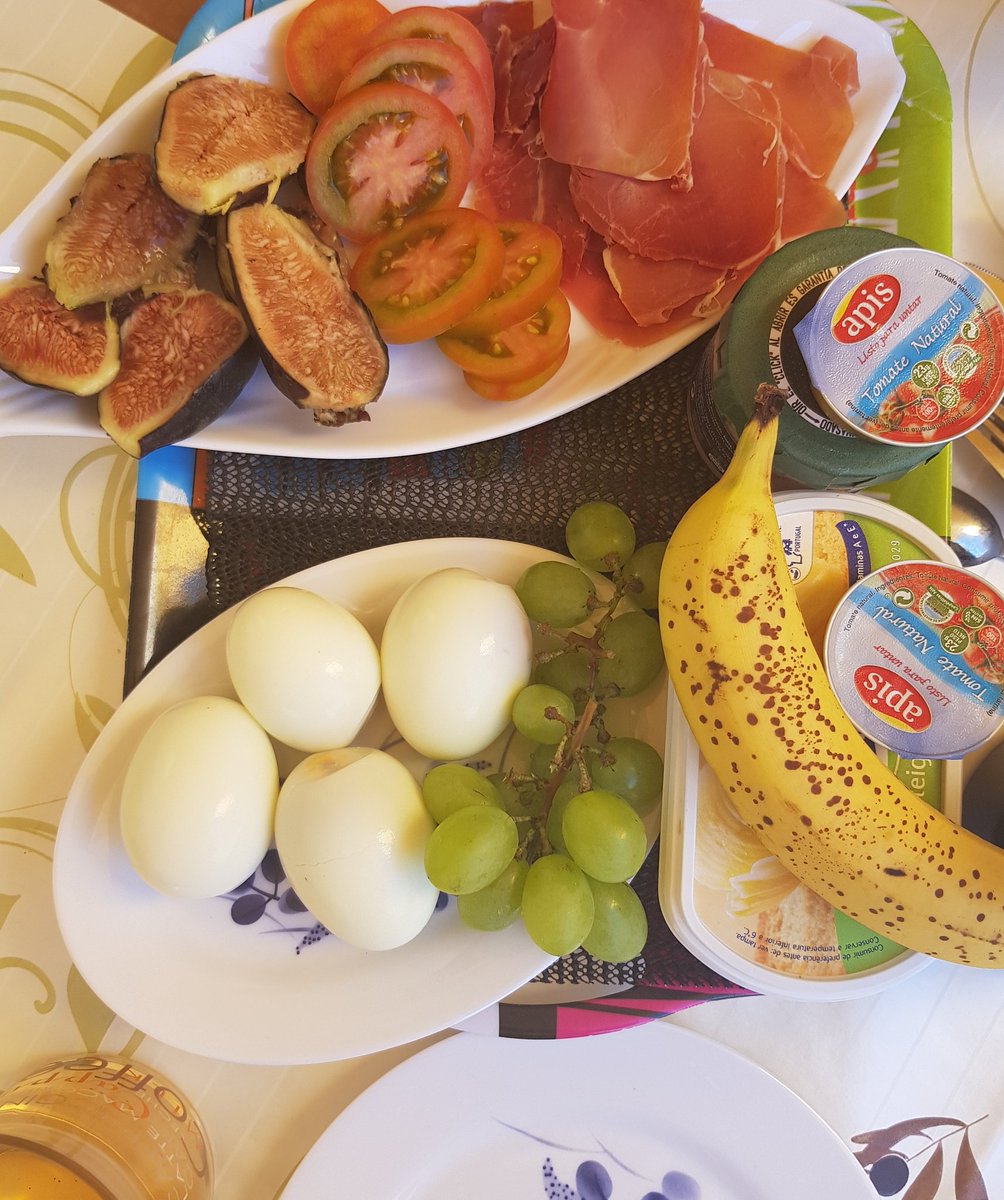 jjassociatesYin's tweet photo. Our #breakfast very #spanish #jamon #figs #tomato #molleta #eggs @DarrylDaugherty #miscasa #foodies https://t.co/uCsjnjkvTc