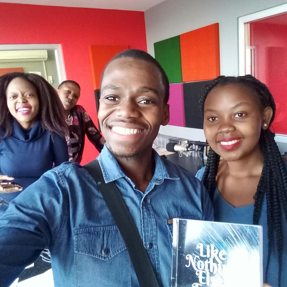 samkelowdlamini's tweet photo. Radio interview wrapped up, the Early weekend breakfast show @officialradiodut .
Talking Like Nothing Else Exists.
#LikeNothingElseExists #writtenword #Writer #lifeofanauthor #radiodut #sayouth #southafrica https://t.co/BOgsryIf4i