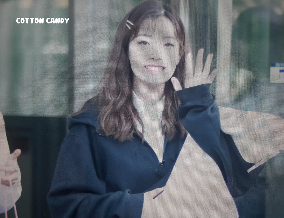 _joojoocandy's tweet photo. 180616 쇼 음악중심 프리뷰
활동하느라 고생 많았어요💕 기다릴게!
#유니티 #UNI_T #이현주 #Hyunjoo
@official_uni_T @official_DSP https://t.co/2qhlvvpsny