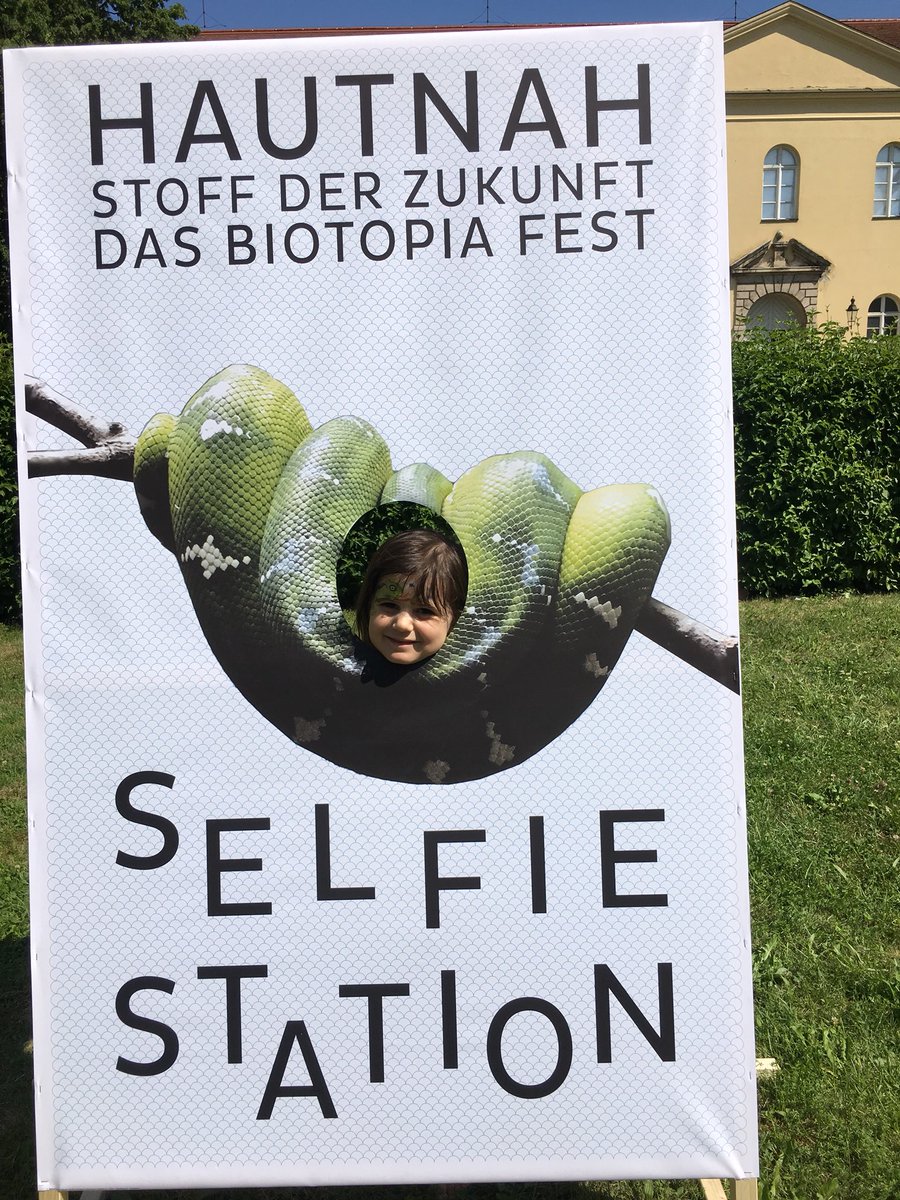 Selfie attack at #hautnahfest @BiotopiaMuseum