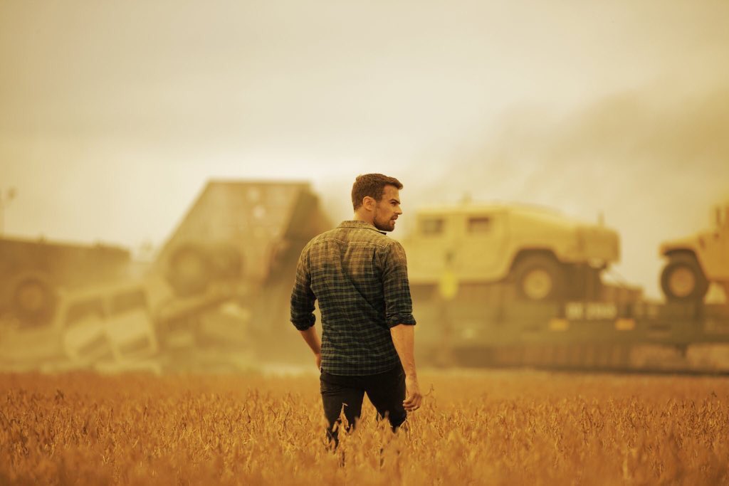THEOJ4M3S's tweet photo. Why is he so buff omfg😵😵😵 https://t.co/5mSPlfqKh8