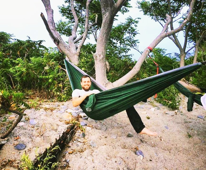 Cool shot @low_as_a_gravel_road! Looks like an awesome place to put up a hammock👌🌴
#proventure #hammock #campinglife #camping #relax
