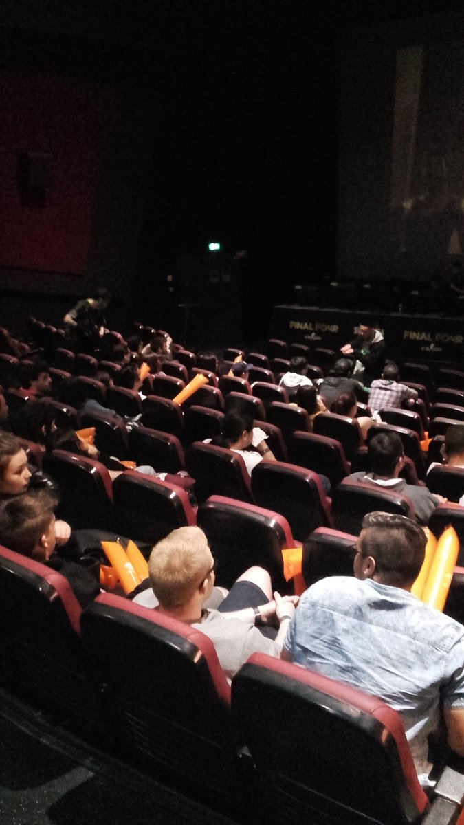 Já cá estamos! 
Os gamers estão prontos e o público aguarda ansiosamente ☺

Contamos contigo?
#gamer #GameReady #CSGO