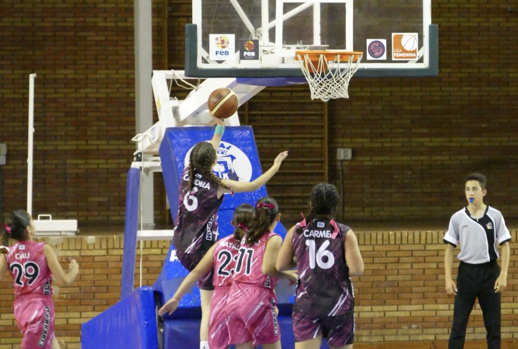 🏆 #CopaFedMF2018 ⛹️‍♀️
📅 Semifinal 1
🏀 <a href="/CBConquero/">Conquero</a> A - <a href="/CBConquero/">Conquero</a> B
⏱ 5º periodo: 61-29