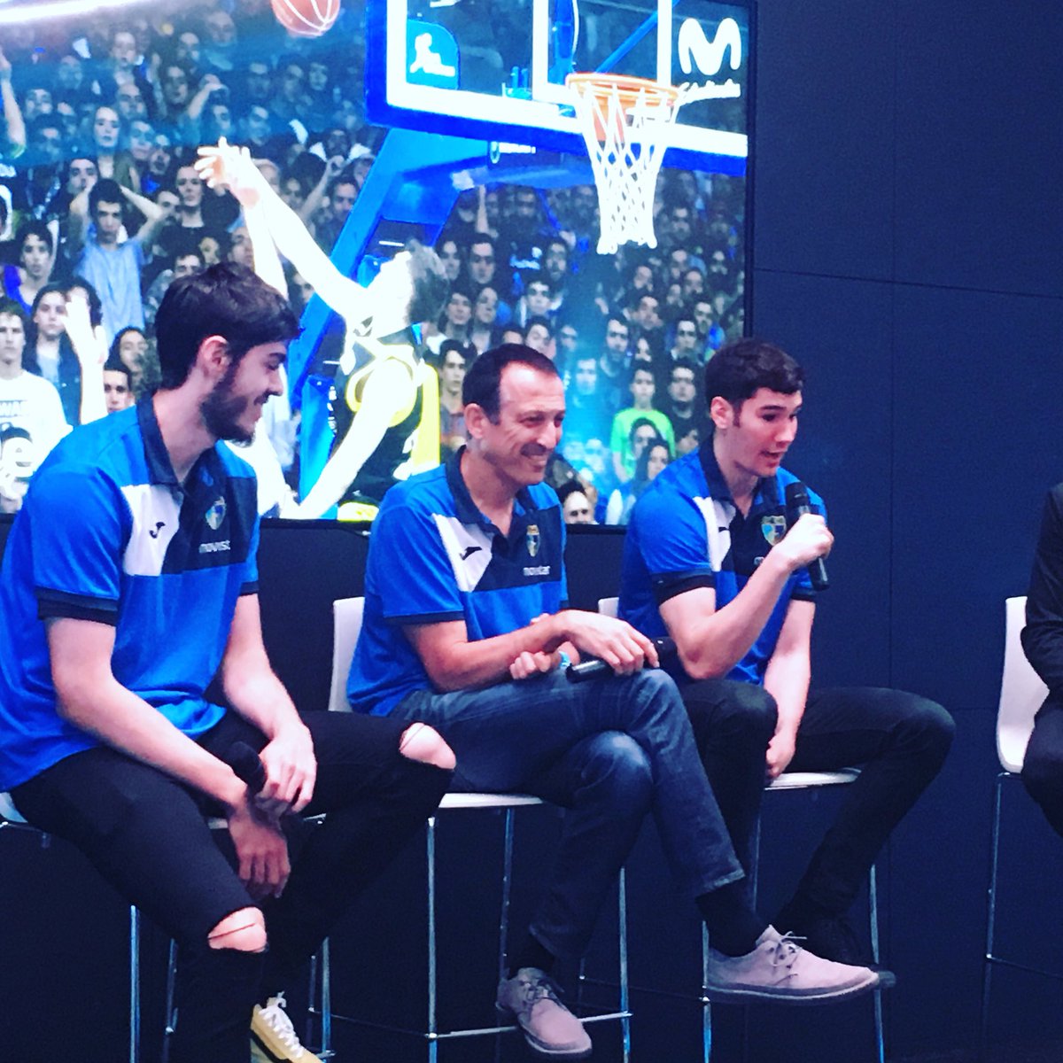 EireGarcia's tweet photo. Gracias al gran entrenador  #SalvaMaldonado y a Su Baloncesto, que, además, nos ha permitido Sonreír día a día 

Te seguiremos estes donde estes la próxima temporada en @LigaEndesa 

Gracias por tanto #Salva y @neusplaza62 https://t.co/bC8MzisYrA