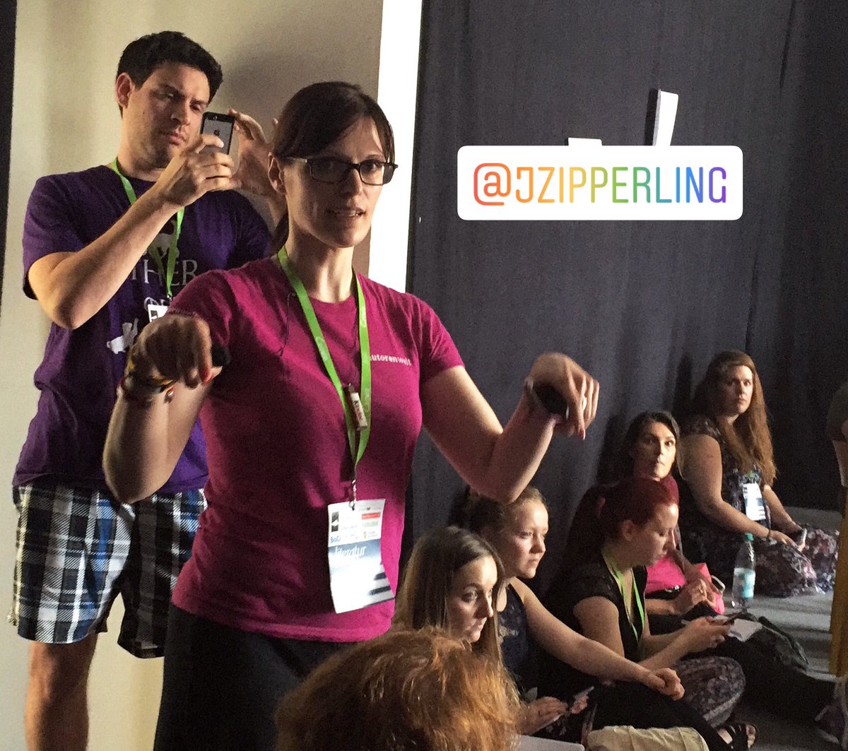 #litcamp18: @JZipperling redet übers netzwerken.