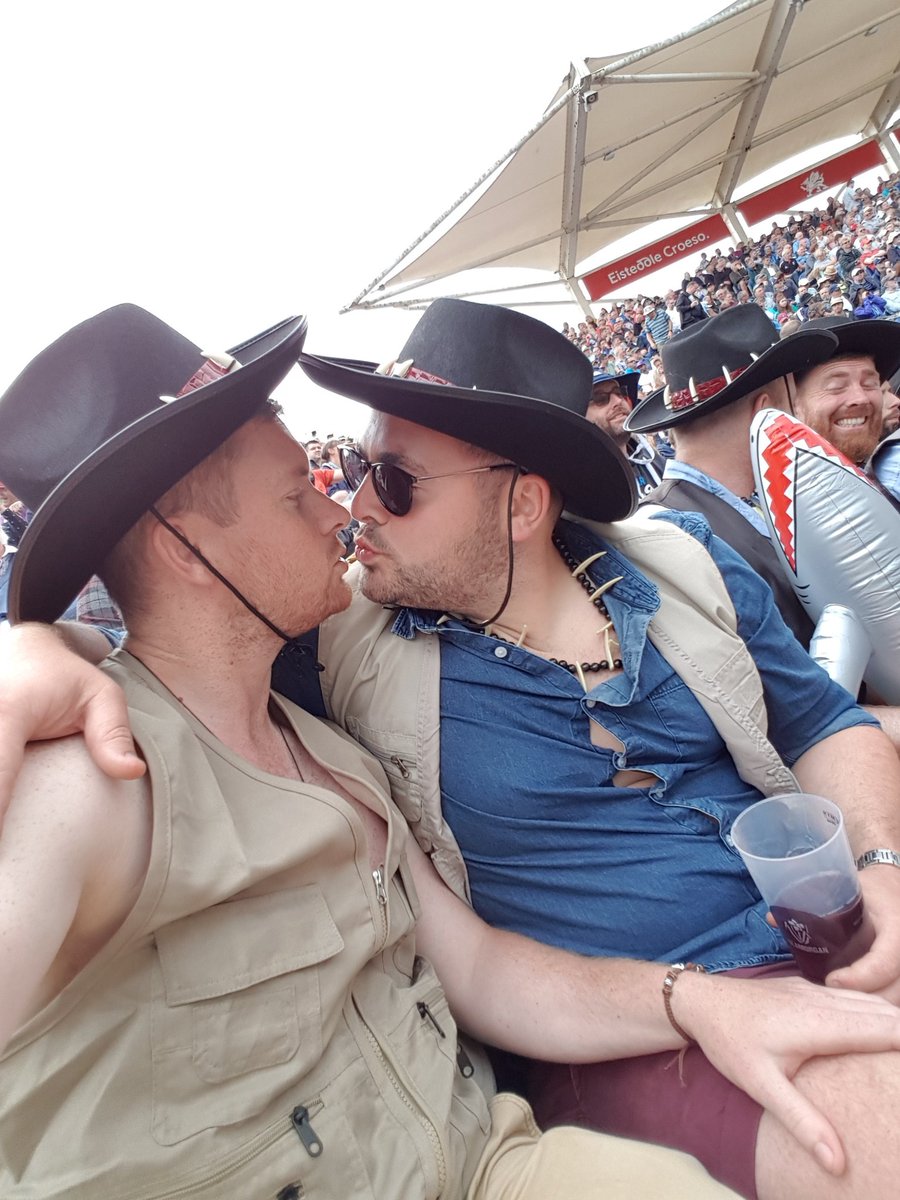 HGeering_1's tweet photo. #RoyalLondonCricket #brokebackmountain
#hesaidyes
#27red https://t.co/mjHnO0dWno
