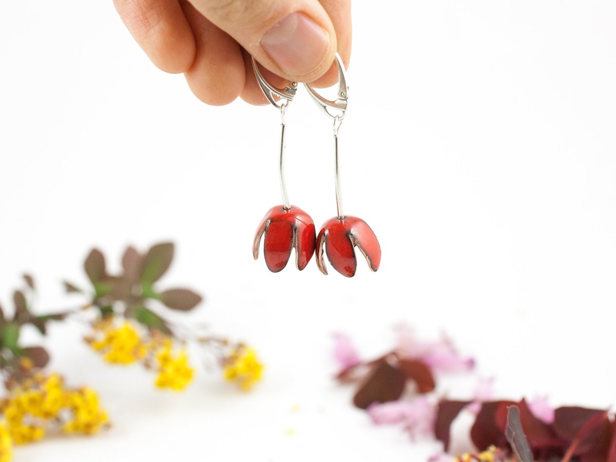 AisteJewelry's tweet photo. Red tulips - Enameled copper silver earrings

#enamel #earrings #etsy #craft https://t.co/TGq5OO3TZI