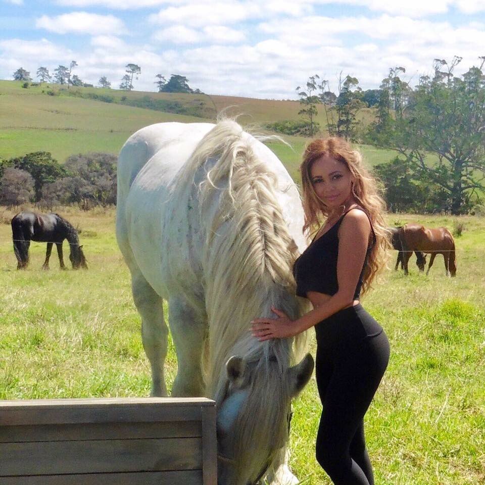 vanessamsource's tweet image. 