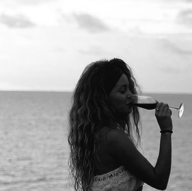 vanessamsource's tweet image. 