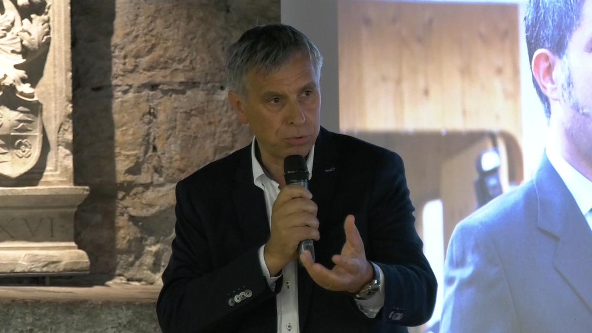 ProvinciaTrento's tweet photo. Compie 10 anni il #GiPro, associazione costituita dai giovani rappresentanti dei vari ordini e collegi professionali. L'assessore @DaldossCarlo : "Valorizzare il talento dei giovani profesionisti"
https://t.co/8GB3JXrE6E https://t.co/lkS6699bhr