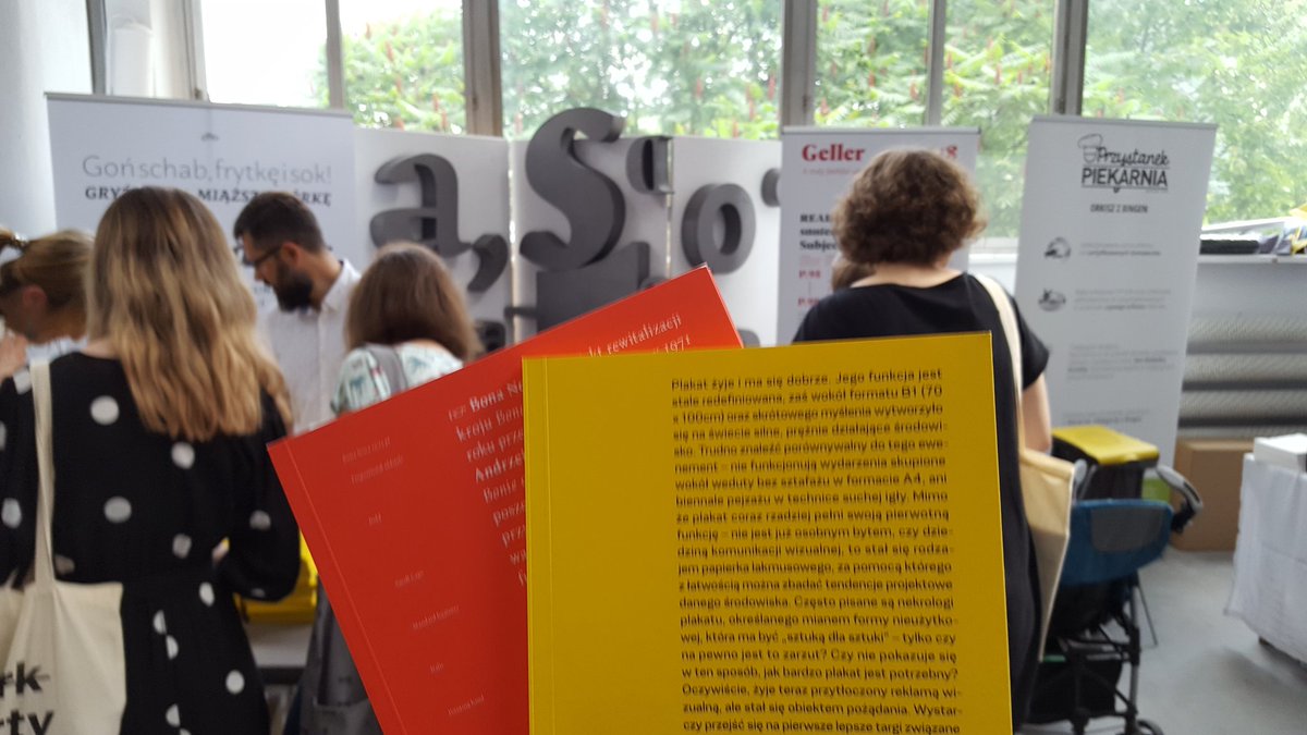 mikeluczak's tweet image. Świetne, pięknie drukowane pozycje do zgarnięcia za darmoszkę na sroisku Capitalics #elementtalks #elementtalks2018