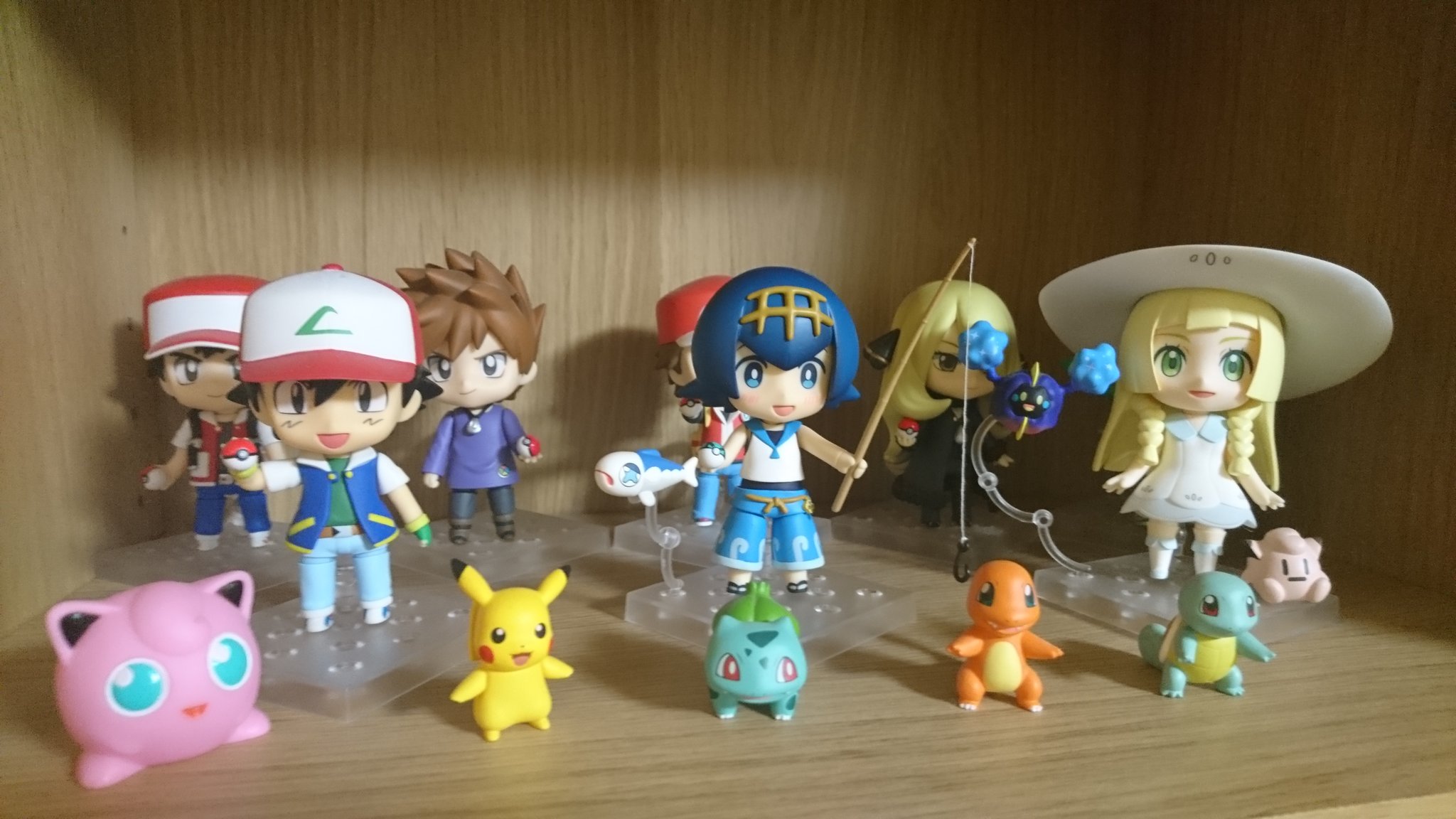 センジ ポケモンねんどろいど棚が本当に充実してきました ポケモングッズ T Co Iwe8vj03n1 Twitter