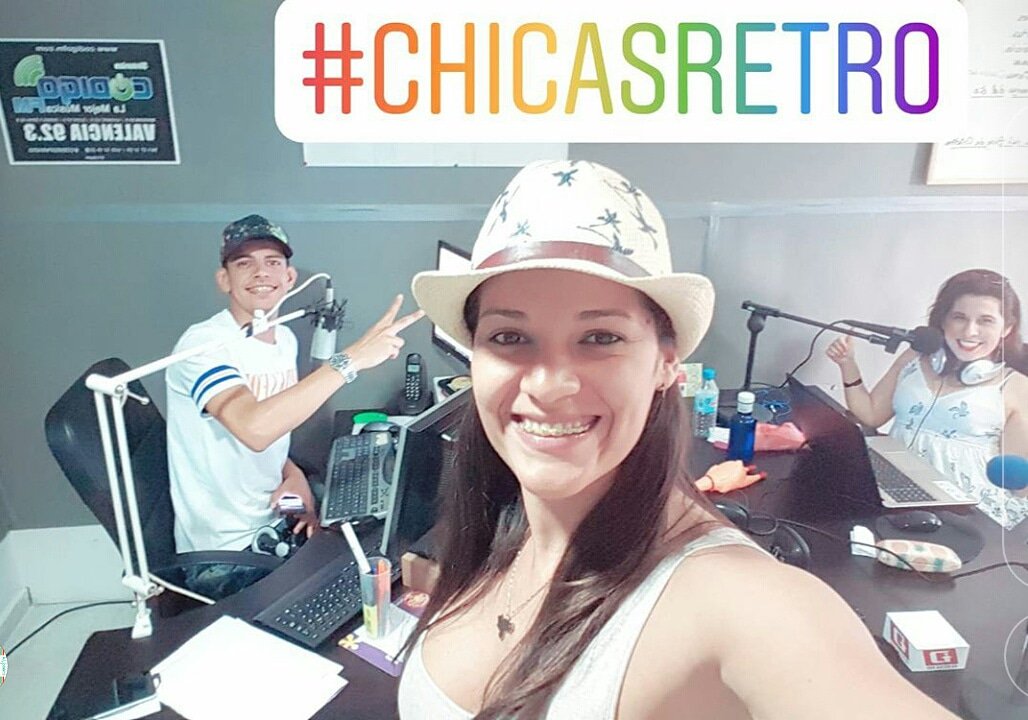 irnecardenas's tweet photo. El equipo de código fm Levante transmitiendo Chicas Retro hoy sábado 16 de junio 2018. #chicasretro #rebobinandoentreellas #codigofmlevante https://t.co/dZoqcPG764