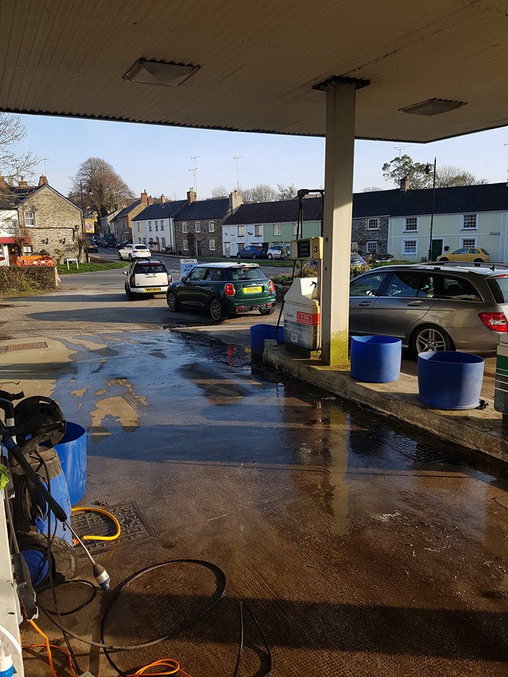 Despite the rain earlier, it's a busy day here at <a href="/KernowKlean/">Kernow Klean</a> in #Cornwall don't forget you can prebook your #valet
