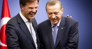 MichieldaRuiter's tweet photo. @EWdeVlieger @MinPres Rutte is even met andere dingen bezig.. https://t.co/OomA2TUUKv