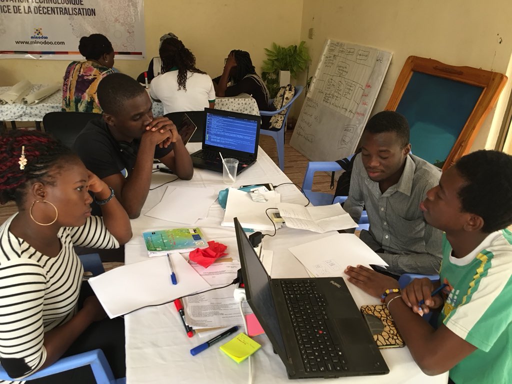 minodoo228's tweet photo. #DoonenyoHack J2 brainstorming et convergence pour valider les solutions à prototyper. Cc @USEmbassyLome #TgTech https://t.co/JIMULK3D3W