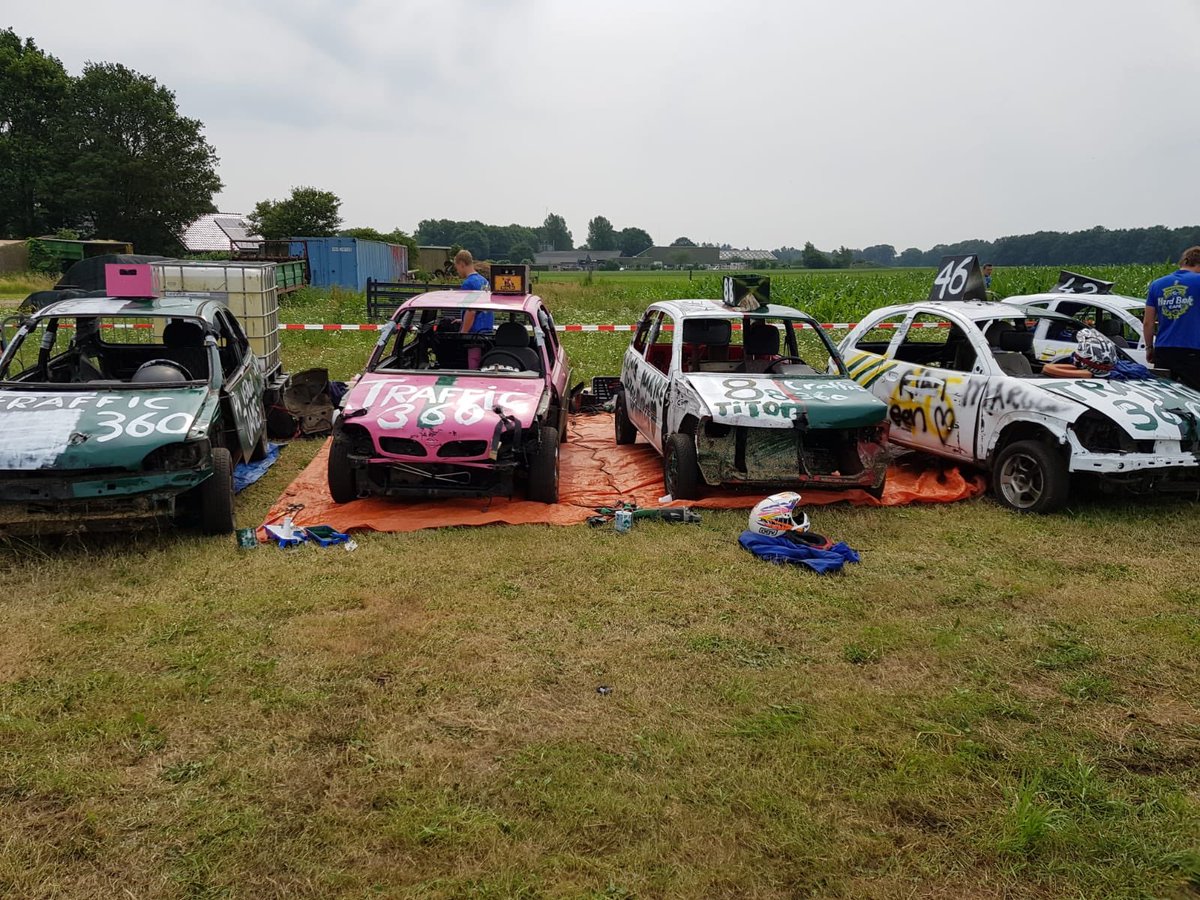 T360NL's tweet photo. Je ziet ons op de gekste plaatsen #autorodeo #oudleusen #keet #veecaten #traffic360 https://t.co/ovMw2L4h32