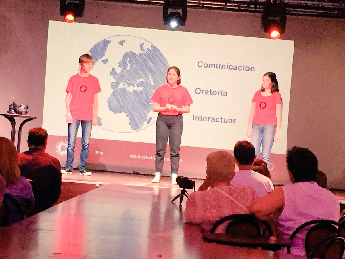 MariaJesus_CB's tweet photo. Increíble participación del equipo #Greenes en la Gran Final #AudiCreativityChallenge presentando su proyecto #lis_acc Sois geniales!!! Enhorabuena!!! 👏👏👏 https://t.co/poFSekJ2df