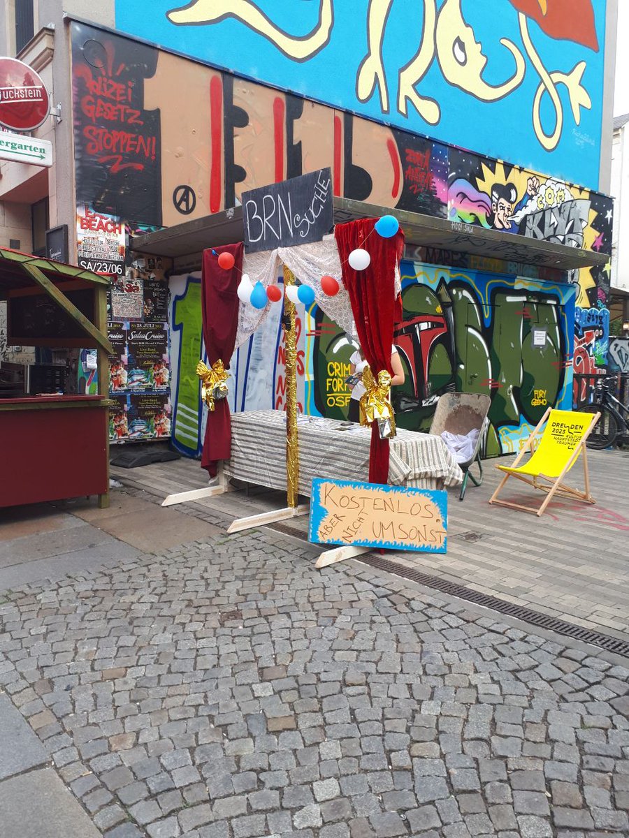 BRNsuche's tweet photo. Leute, ihr werdet es nicht glauben - aber euch bietet sich heute wieder  die Möglichkeit, die @BRNsuche zu erleben und spannende Rätsel zu lösen!  

Werdet Teil der Story!

Ihr findet uns beim BRN-Büro, hinter @Katysgarage48 

\o/ https://t.co/JlGdcfTMJK
