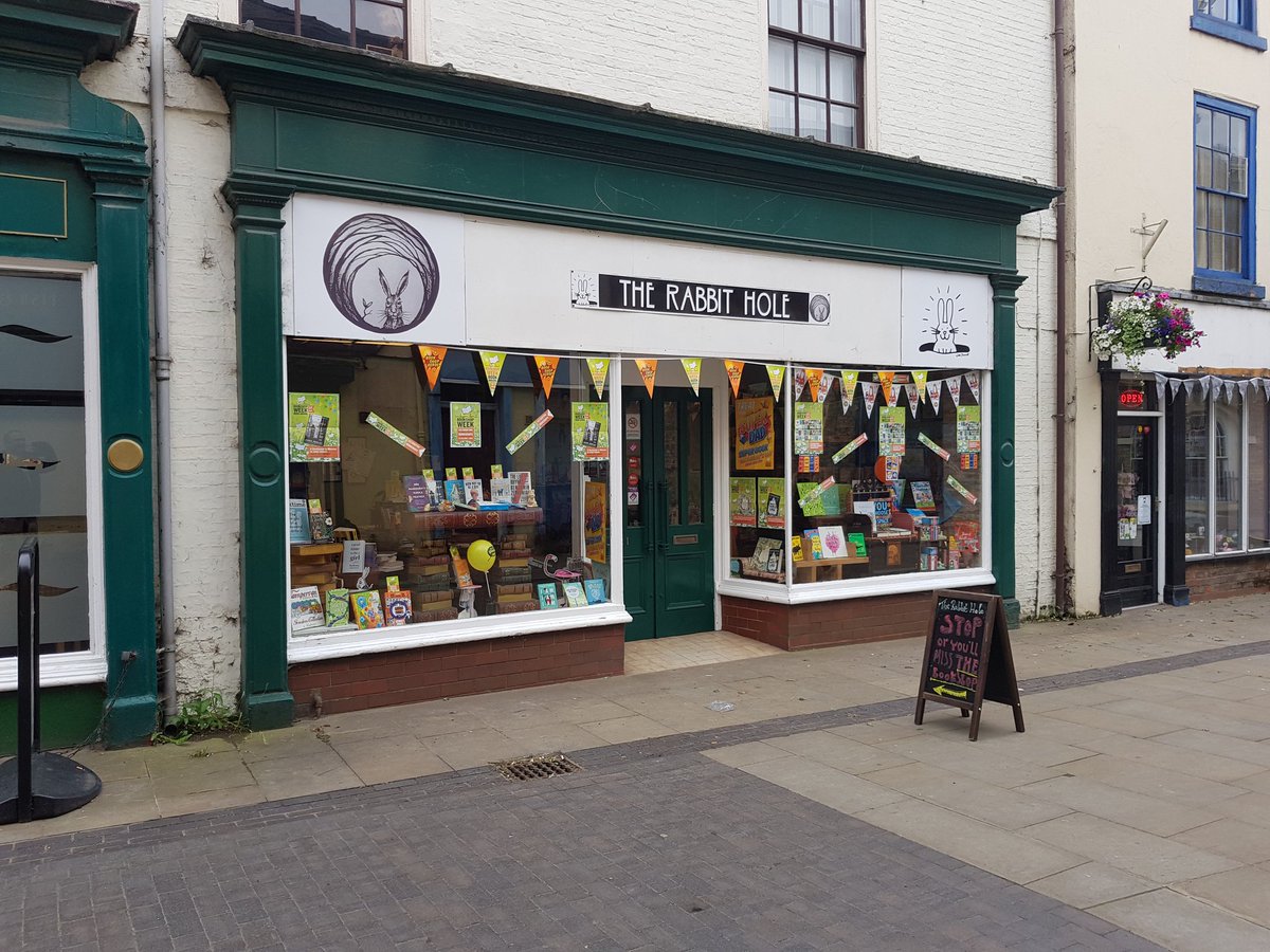Second shop @Therabbits21 in Brigg ! #bookcrawl #IBW2018 @Gardners @booksaremybag @IndieBound_UK #bookshopcrawl second purchase Grandad's Secret Giant