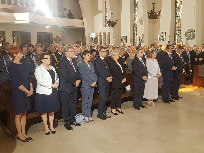 View image on Twitter