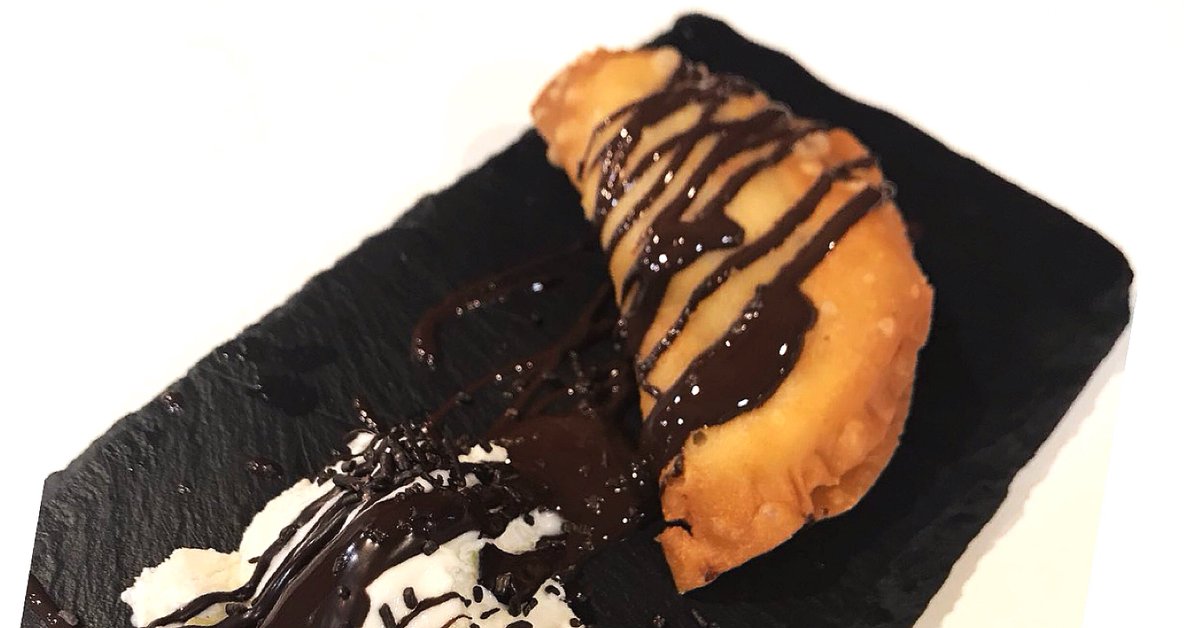 el_trampantojo's tweet photo. ¡Postres caseros para endulzar el fin de semana! 📣Ya tenemos listas nuestras empanadillas de chocolate 😋 https://t.co/PD39nSRiLn