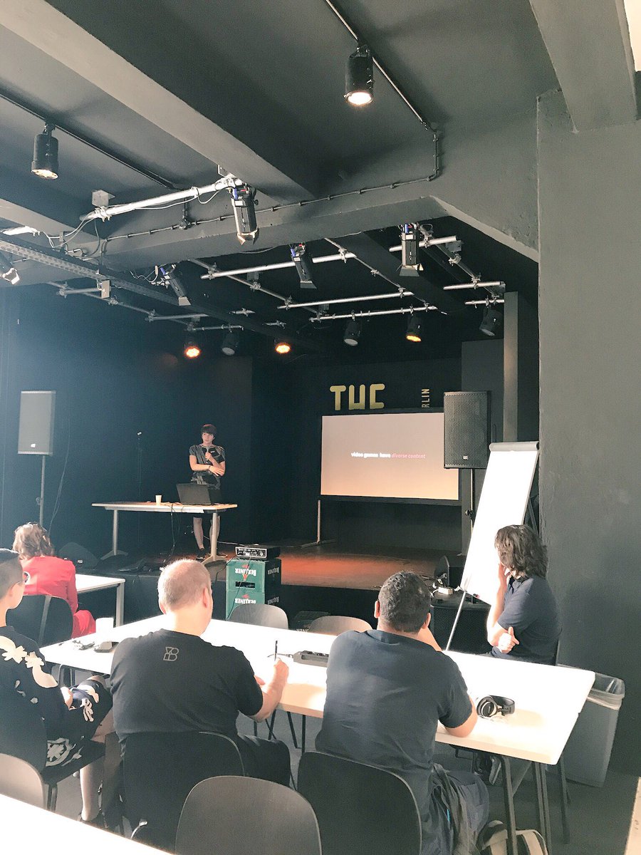 melodrivemusic's tweet photo. @linsey_ray giving an interesting talk about making games as self expression #EmoJam2 #gamedev https://t.co/jTNcTSvK8D