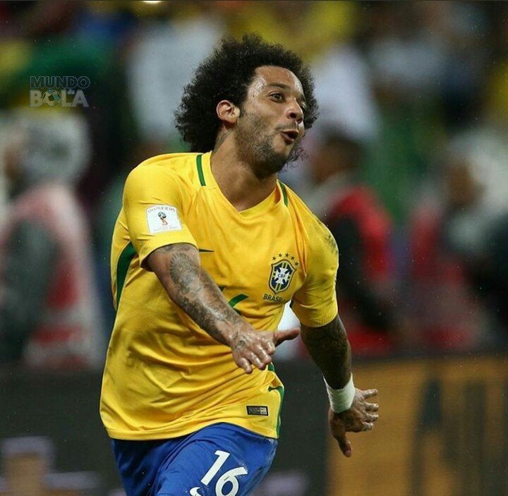 Biellsf_'s tweet photo. Acordando pra estudar // acordando pra ver a copa https://t.co/tBD22G7Ki6