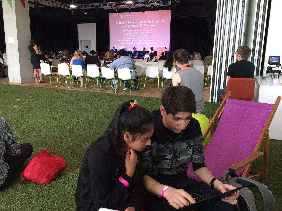 Workshop4Me's tweet photo. Wonderful day speaking at @wonderwomentech conference #london #londontechweek2018 #weareinnovators #wwit #girlsintech #codingforkids #workshop4me https://t.co/62tDyj2iOm
