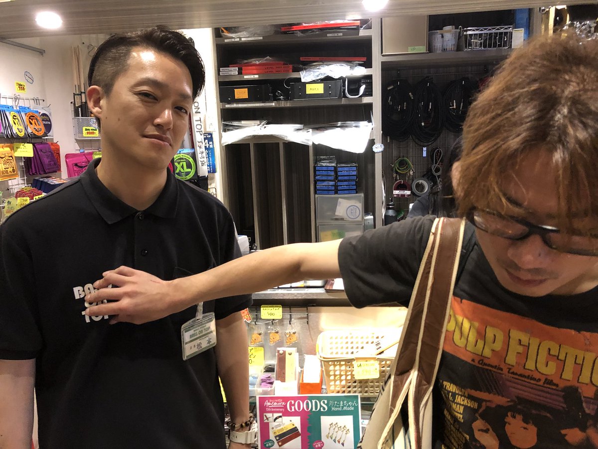 dookiekousuke's tweet image. アメ村店でも
この儀式は行われます。
これからも
お世話になります。

#6bp
#6ballpockets
#BOTアメ村
#松本店長の乳首いじり