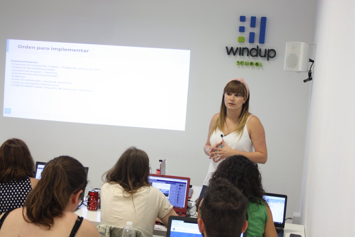 WindupTraining's tweet photo. Seguimos profundizando al máximo en #FacebookAds con @Vilmanunez 💪 Creando diferentes públicos, estrategias de Social Proof, campañas evergreen y análisis de todos los resultados 🔝 ¡¡Una clase super completa y útil para poner en práctica! 😎 #MasterMkWindupPRO https://t.co/yYjeX1Cczv