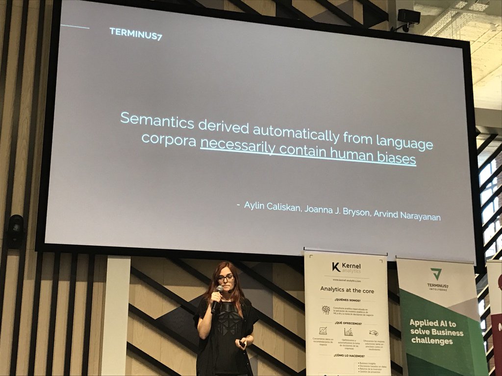 AeroPython's tweet photo. En estos momentos @Anandromeda nos habla sobre el sesgo inconsciente  en los datos en la Inteligencia Artificial #PyLadiesParty https://t.co/jj0Lvju6B8
