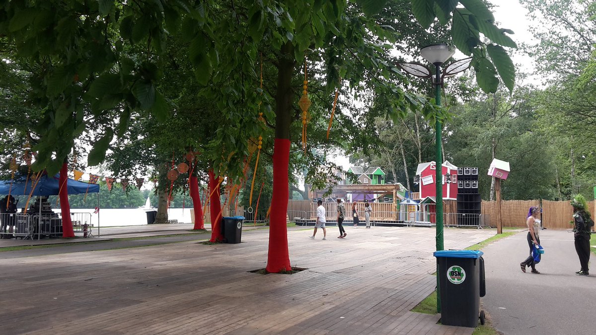 En met 3 #energieopslag systemen 2 hele area's met alle licht, geluid, catering en koeling #fossielvrij gemaakt op <a href="/mysticgarden/">Mystic Garden Party</a> @Nuonnieuws