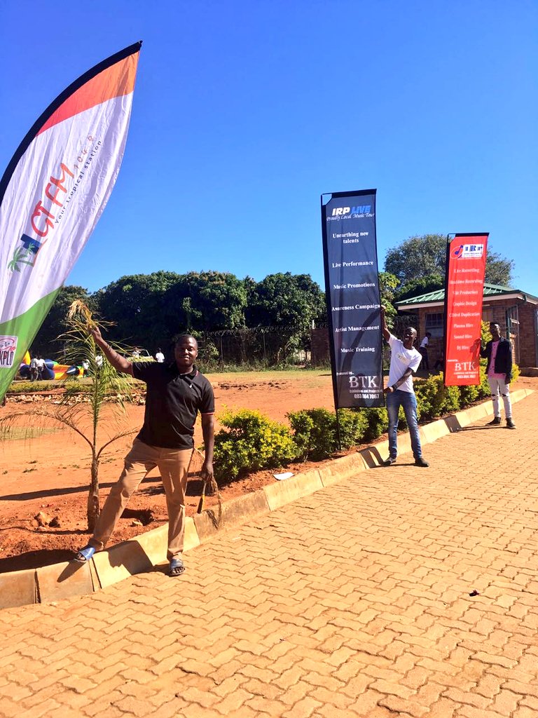 NwanaG__'s tweet photo. Situation right now at #RELELA #TZANEEN VILLAGE LIFE STYLE.....16 JUNE TODAY https://t.co/STLYULeOY8
