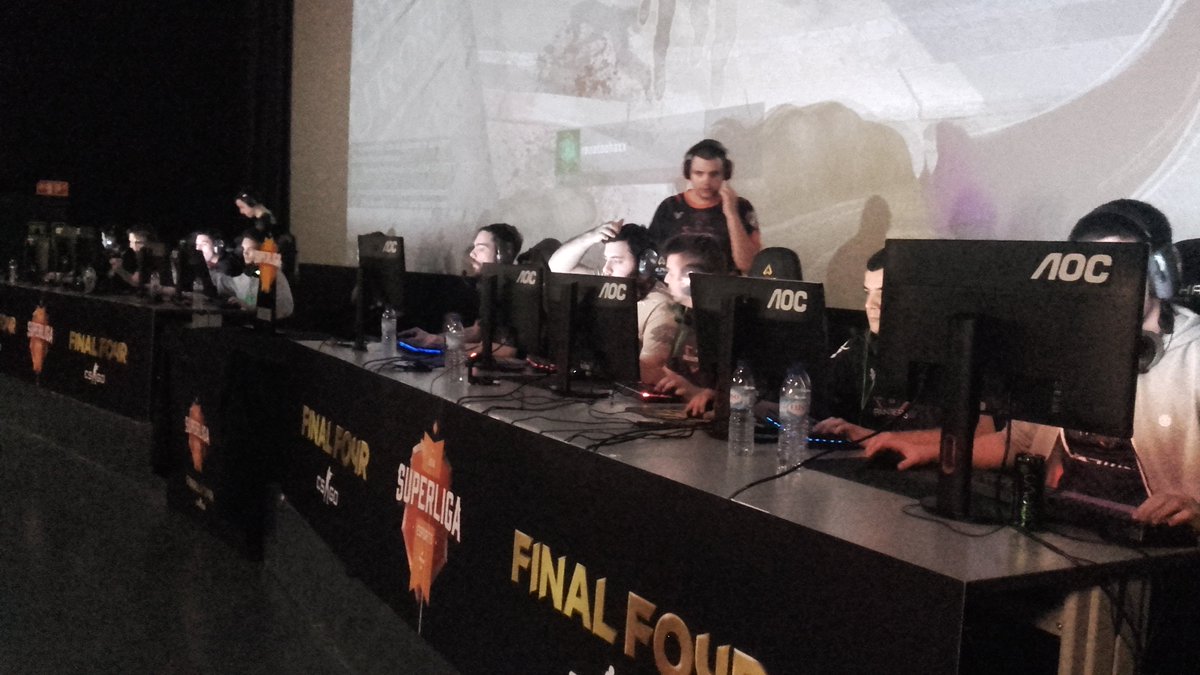 E começou!

Hexagone vs Panthers 
Quem vai ganhar?
#gamer #CSGO #gaming