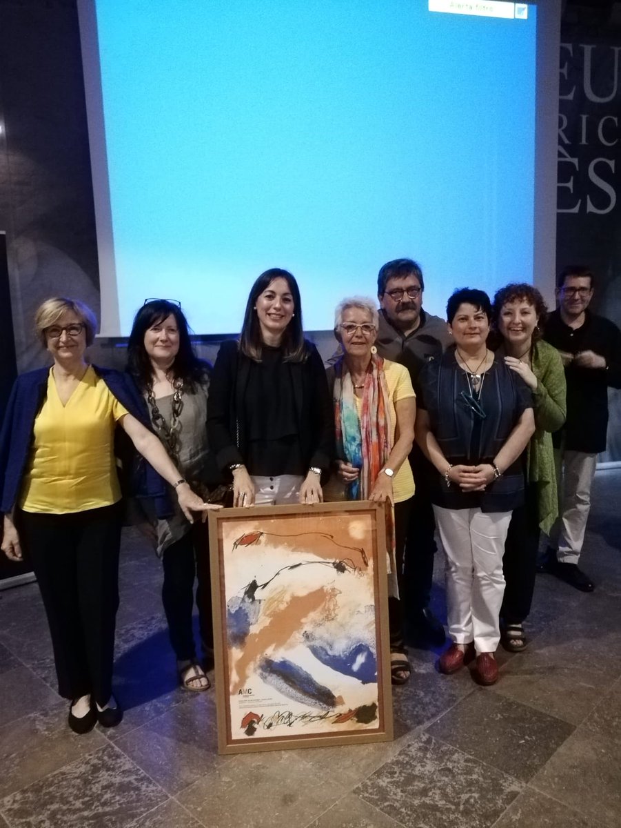 CulturaDIBA's tweet photo. Celebrem el premi per a l'expo intinerant #Intimitats de l'oficina @patcdiba als VII premis de @museolegs. Enhorabona!
https://t.co/fw9cvn2Egb https://t.co/vuijeGaM4c