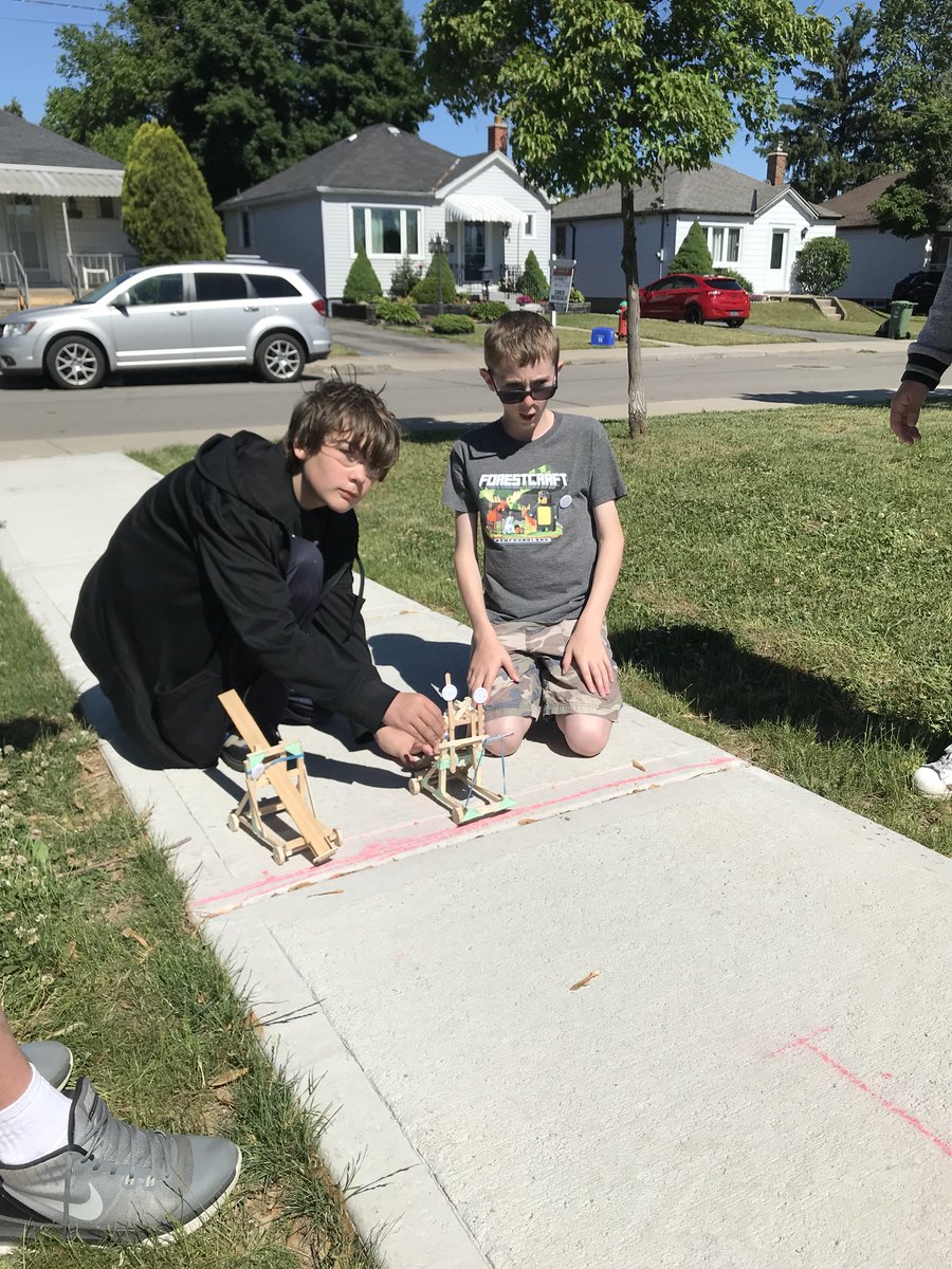 jademahwdsb's tweet photo. @Viscount_HWDSB Students literally launch Math and Science @HWDSBTrailer using tools within to complete projects. Transitioning is so much fun😀@HWDSB https://t.co/SZCRBDCiy1