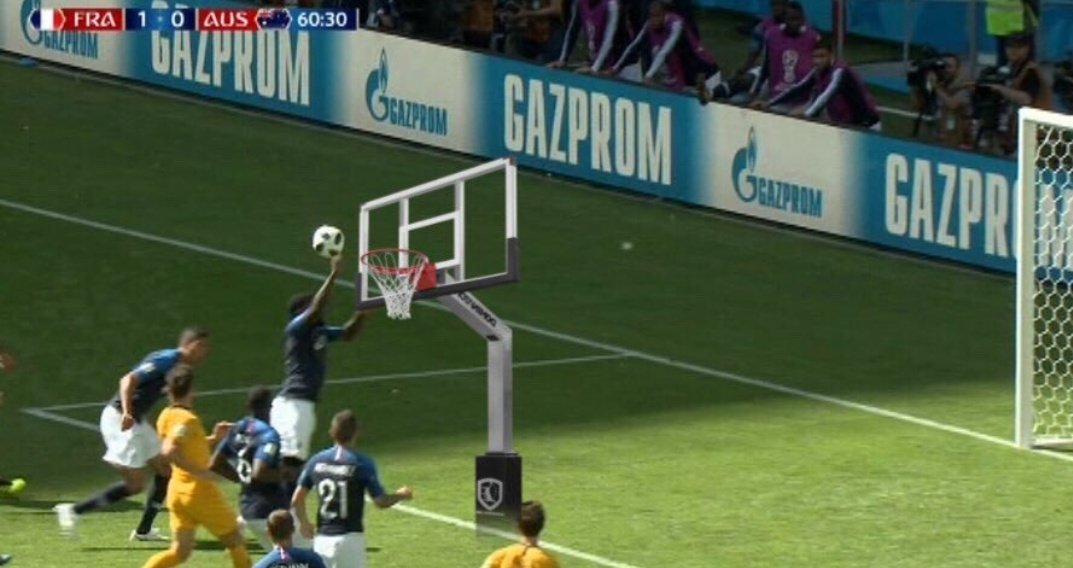 Dylaniinhoo's tweet photo. Ça commence... #FRAAUS https://t.co/V4NGeyzPKf