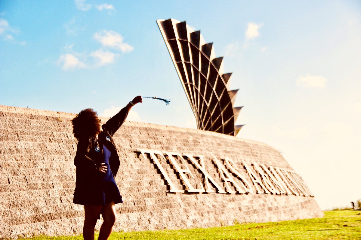 Tossin’ the tassel & tip-toeing to Tiger Town #TAMUCC18 #LSU20